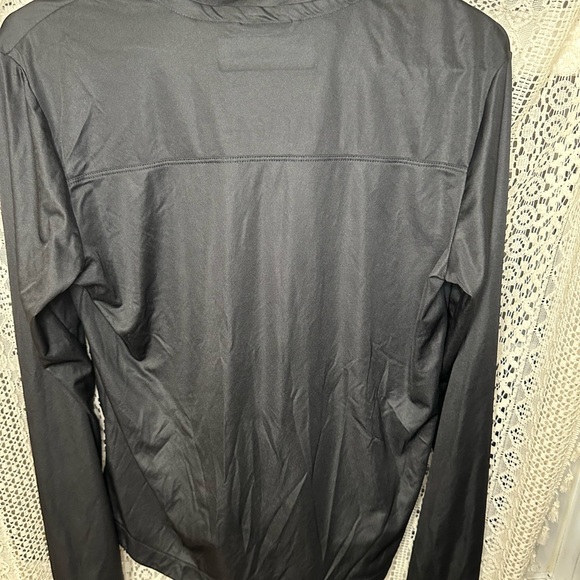 Small ADIDAS pull over. BLACK - Picture 2 of 3